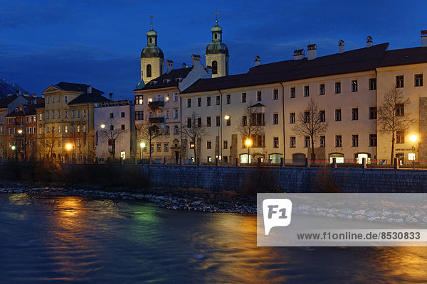 Fluss Kathedrale Hotel Österreich Abenddämmerung Innsbruck Tirol