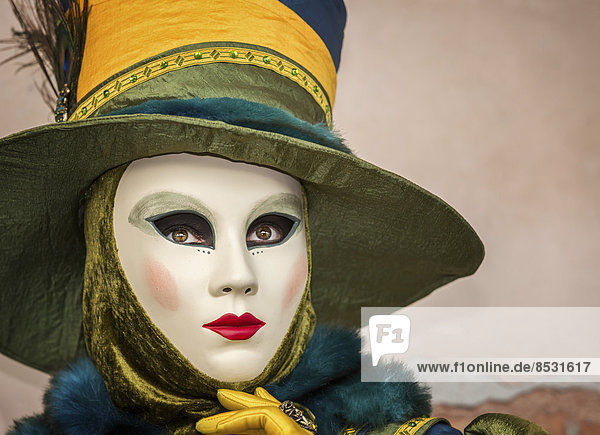 Maskierte Frau  Karneval von Venedig  Venedig  Venetien  Italien