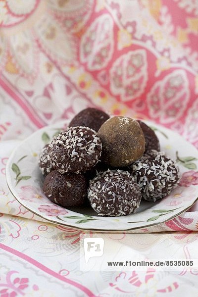 Schokoladentrüffel und Kokostrüffel