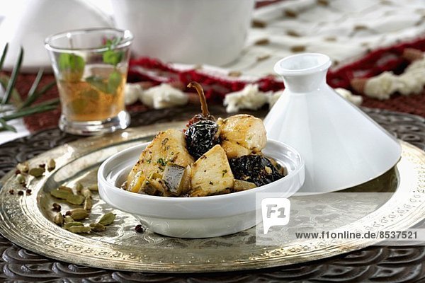 Hähnchen-Tajine mit Trockenobst