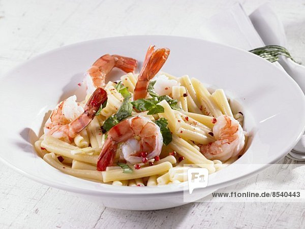 Pasta with prawns and pink peppercorns