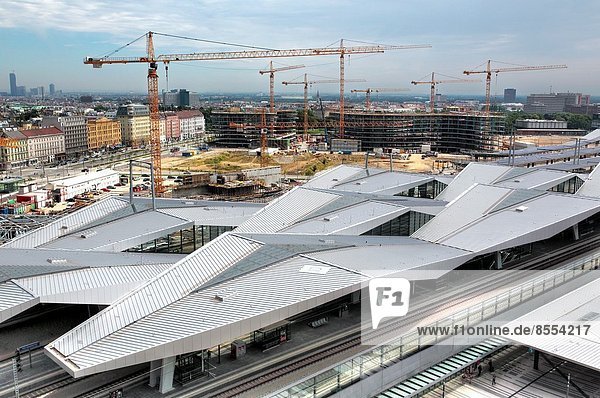 Wien Hauptstadt bauen Mittelpunkt Österreich Haltestelle Haltepunkt Station Zug