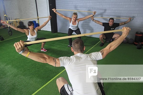 Frankreich  trainiert in einer Crossfit-Gymnastikhalle...