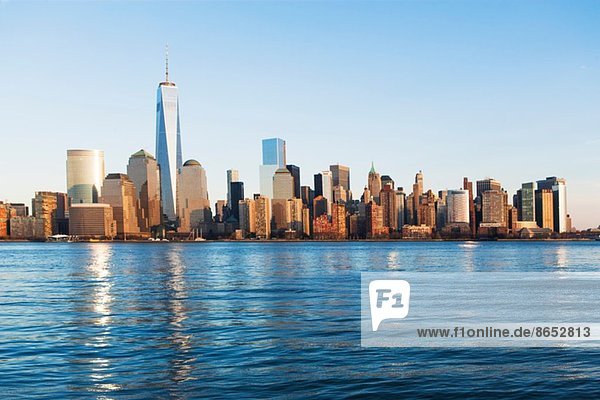 River and Manhattan skyline  New York  USA