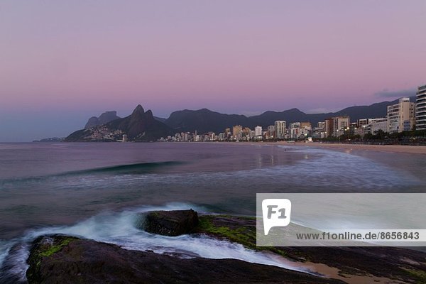 Ipanema Strand bei Sonnenaufgang  Rio De Janeiro  Brasilien
