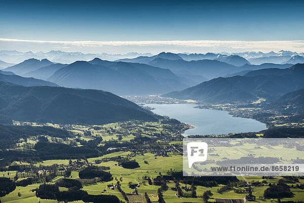 Luftaufnahme  Tegernsee und Alpen  Oberbayern  Bayern  Deutschland