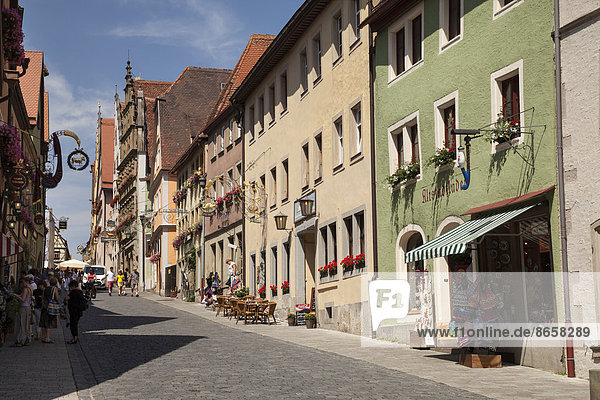 Schmiedgasse street  historic centre  Rothenburg ob der Tauber  Tauber Valley  Franconia  Bavaria  Germany