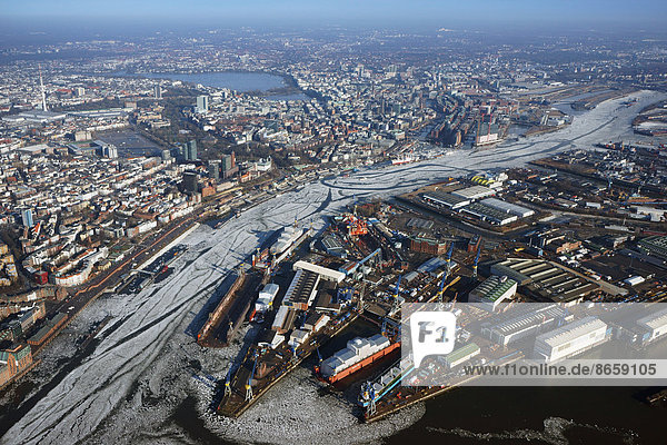 Blohm und Voss und die Innenstadt an der Elbe  Luftbild  Hamburg  Deutschland