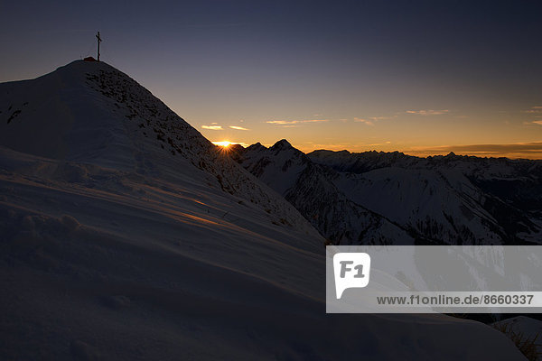Gipfel der Bleispitze bei Sonnenuntergang  Berwang  Außerfern  Tirol  Österreich