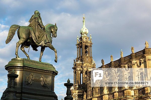 Kathedrale  Statue  König - Monarchie  Dresden  Deutschland  Sachsen