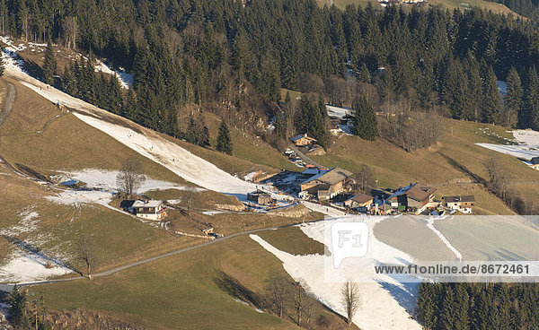 klein rennen Tal Österreich Brixen Schnee Tirol