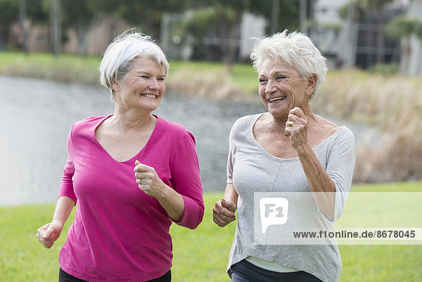 Senior  Senioren  Europäer  Frau  joggen