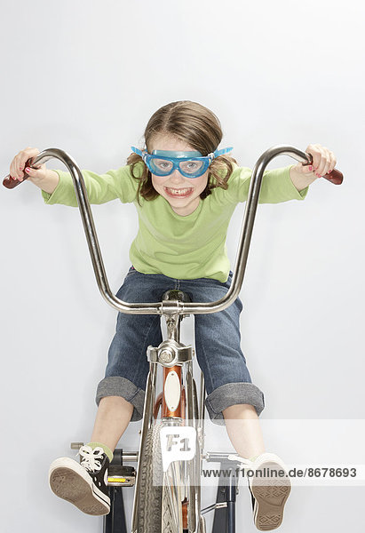 Europäer  Schutzbrille  fahren  Fahrrad  Rad  Mädchen