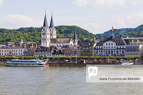 Deutschland  Rheinland-Pfalz  Blick auf Boppard  Altstadt mit St. Severuskirche am Rhein