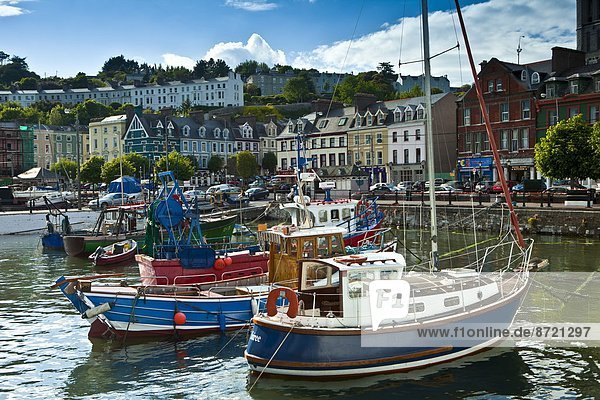 Farbaufnahme  Farbe  Hafen  Ziel  Tourist  Boot  angeln  Korken  Helligkeit  Cobh  Irland