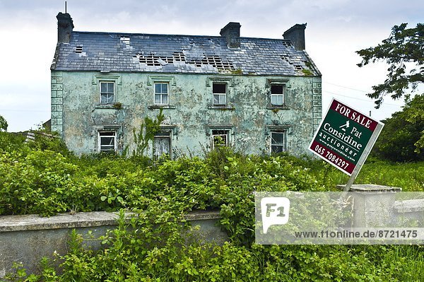 einsteigen Wohnhaus Wohngebäude Auktionator verkaufen Ruine Zeit Clare County