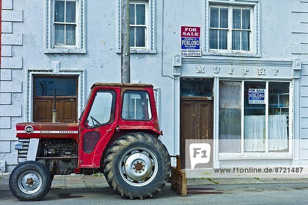 Wohngebäude Traktor parken Laden Holzbrett Brett verkaufen Clare County