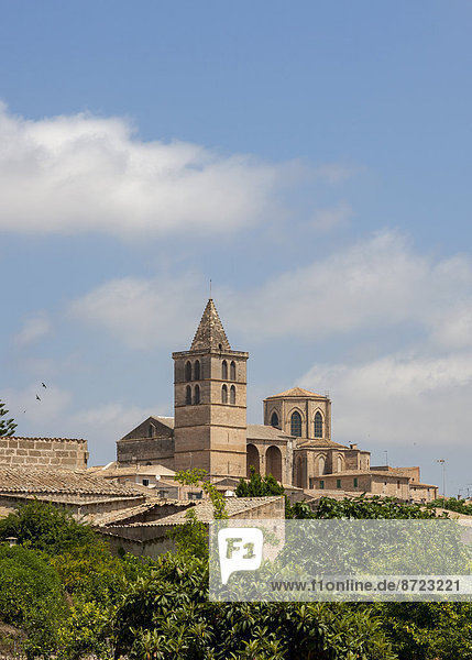 Ortsansicht mit Kirche Nuestra Senyora de los Angeles  Sineu  Mallorca  Balearen  Spanien
