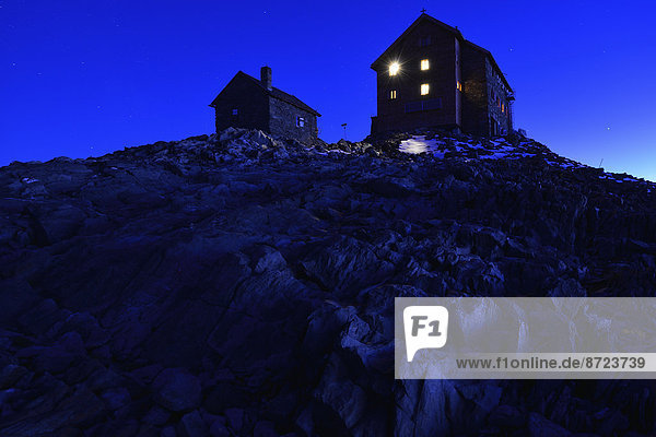 Hochstubaihütte  Berghütte bei Nacht  Ötztal  Tirol  Österreich