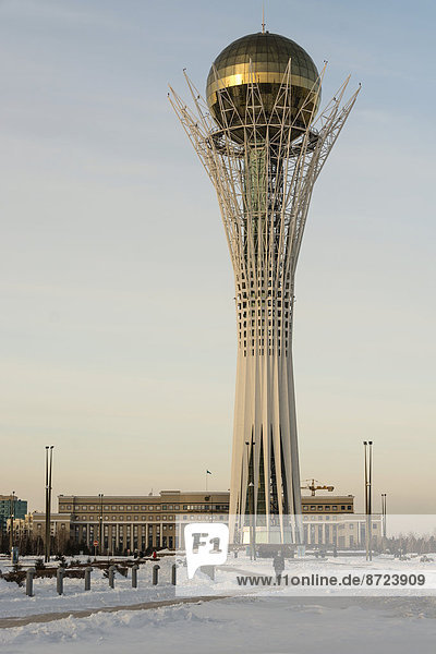 Bajterek-Turm im Winter  Astana  Kasachstan