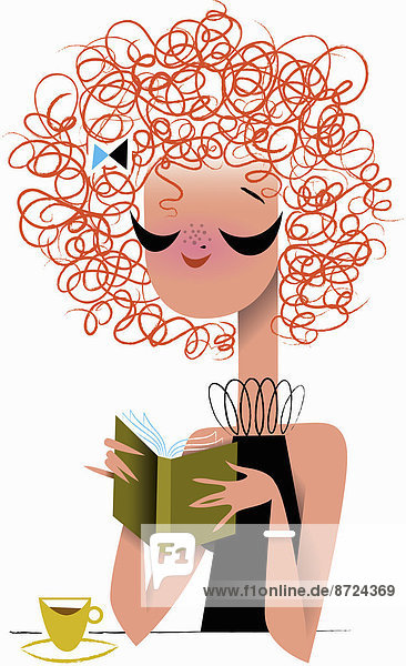 Frau mit lockigen roten Haaren liest ein Buch