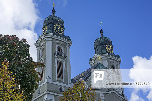 Türme der Pfarrkirche Peter und Paul  1914 eingeweiht  Lindenberg  Allgäu  Bayern  Deutschland