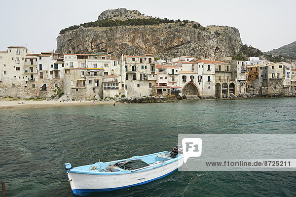 Fischerhafen  Cefalu  Sizilien  Italien  Europa