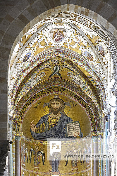 Mosaik von Jesus Christus  Kathedrale von Cefalù  Cefalu  Sizilien  Italien  Europa