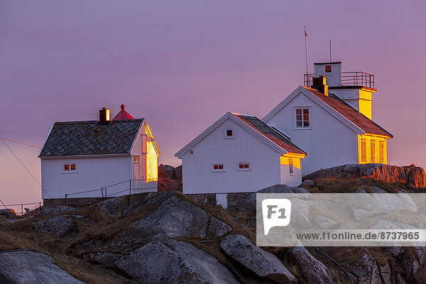 Abend Beleuchtung Licht Gebäude Küste Norwegen Lofoten