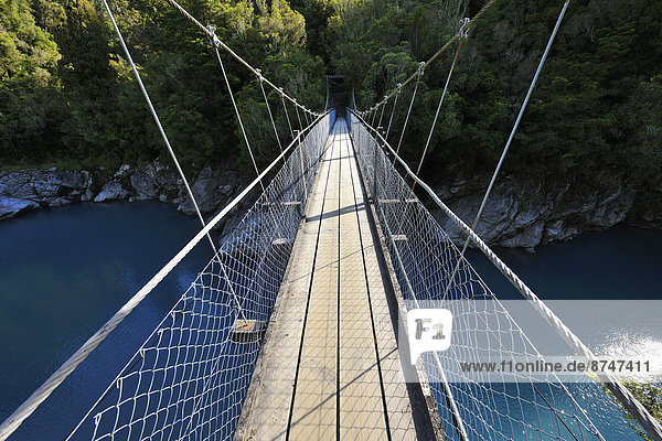 Hängebrücke  neuseeländische Südinsel  Neuseeland  Westküste