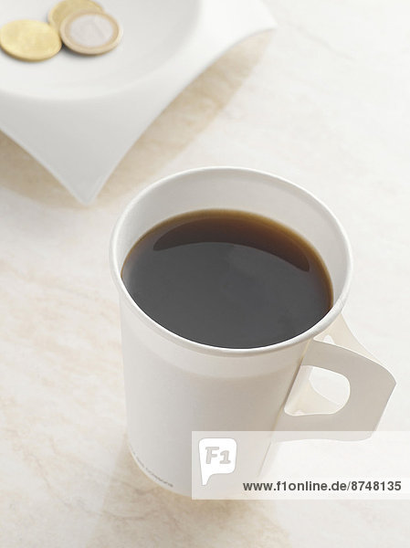 Studioaufnahme  Tasse  Papier  schwarz  Kaffee