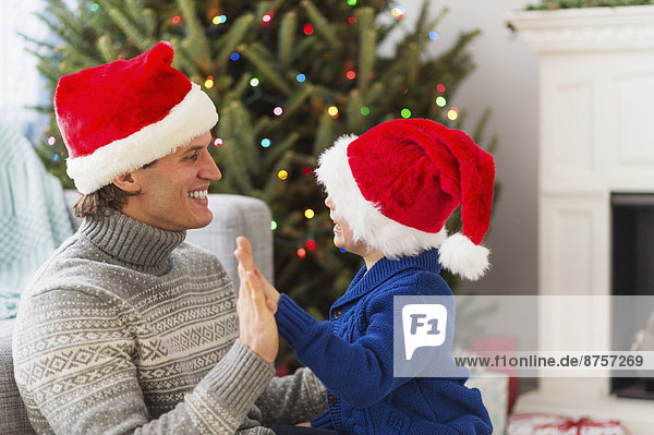 Menschlicher Vater Sohn Weihnachtsbaum Tannenbaum 5-9 Jahre 5 bis 9 Jahre spielen