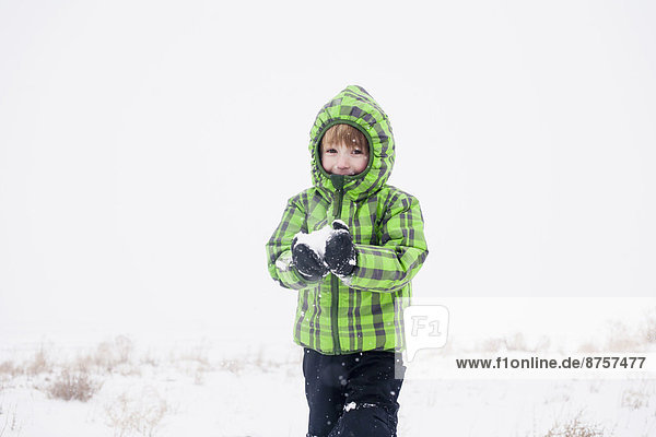 Spiel  Junge - Person  5-6 Jahre  5 bis 6 Jahre  Schnee