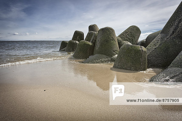 Beton-Tetrapoden am Strand von Hörnum  Sylt  Schleswig-Holstein  Deutschland