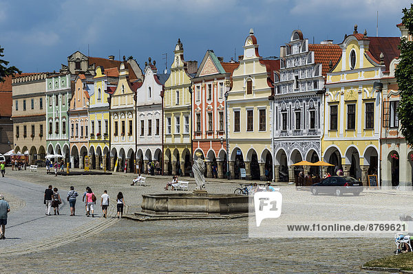 Czechia  Vysocina  Telc  view to row of historic houses at marketplace