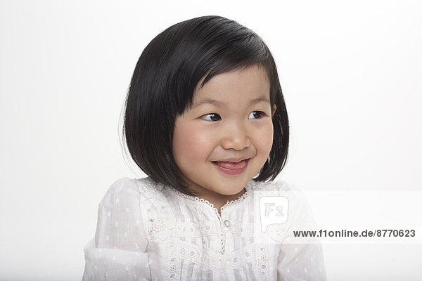 Porträt des kleinen asiatischen Mädchens  Studioaufnahme
