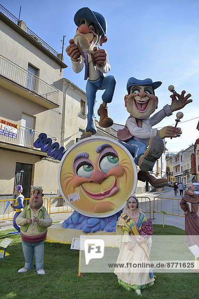 Falla-Figuren aus Pappmaché bei den Fallas  Frühlingsfest  Pego  Provinz Alicante  Spanien