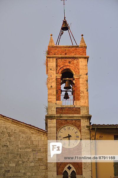 Glockenturm, Europa, Sonnenuntergang, Uhr, Uhrturm, Zeit, Kirchturm, Blaue Stunde, Ton, Töne, Glocke, Campanile, läutend, Italienisch, Italien, Toskana