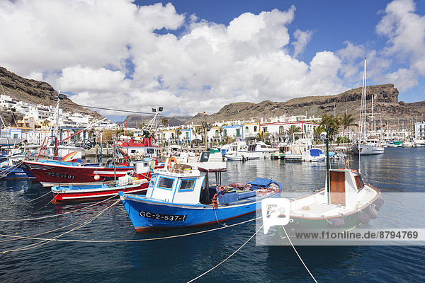 Fischerboote am Hafen  Puerto de Mogán  Gran Canaria  Kanarische Inseln  Spanien