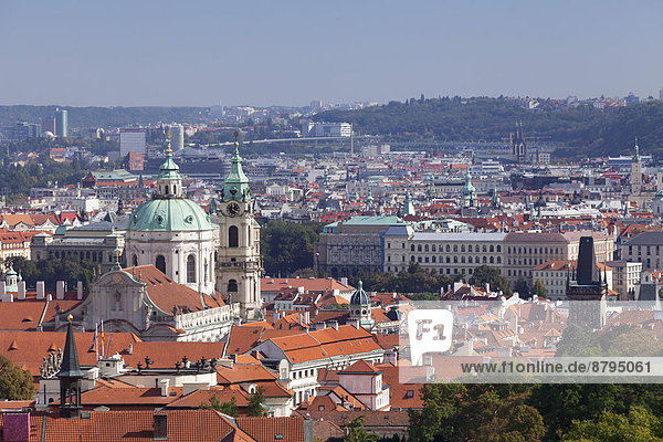 Prag Hauptstadt Palast Schloß Schlösser Brücke Tschechische Republik Tschechien Ansicht Böhmen