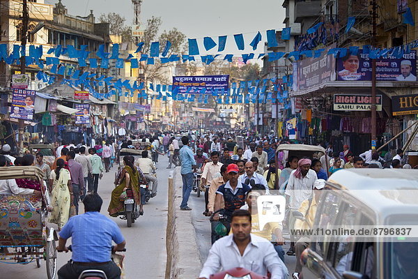 Straße  Großstadt  Stilleben  still  stills  Stillleben  Heiligkeit  Festival  Varanasi  bevölkert