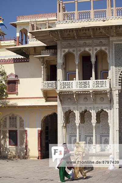 Gebäude  Tourist  Palast  Schloß  Schlösser  Fahne  Mond  Indien  Jaipur  Rajasthan  Residenz  Show