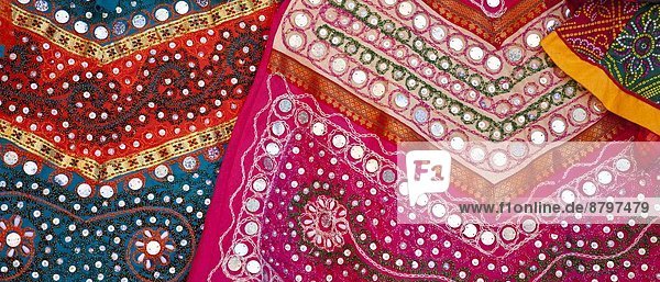 Blumenmarkt zeigen Kleidung Tradition Basar Islam Jaipur Rajasthan