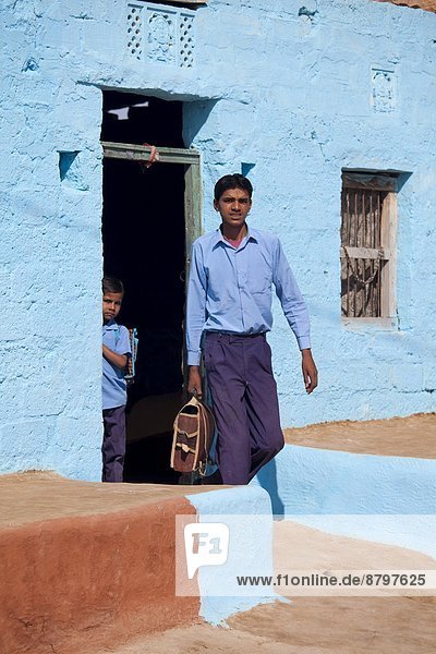 hoch oben Junge - Person Dorf Schule Kopfball Hinduismus Rajasthan