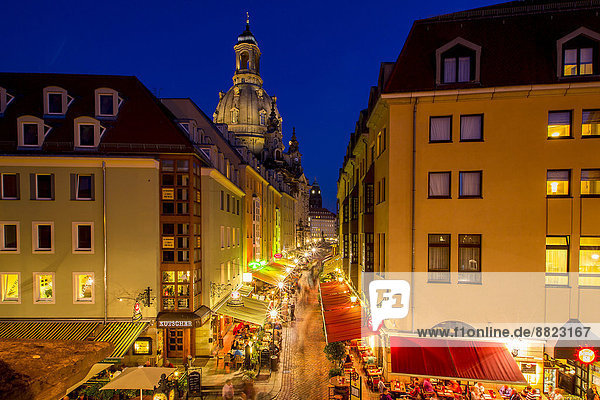 Münzgasse alley in the evening  in front of the Church of Our Lady  Dresden  Saxony  Germany