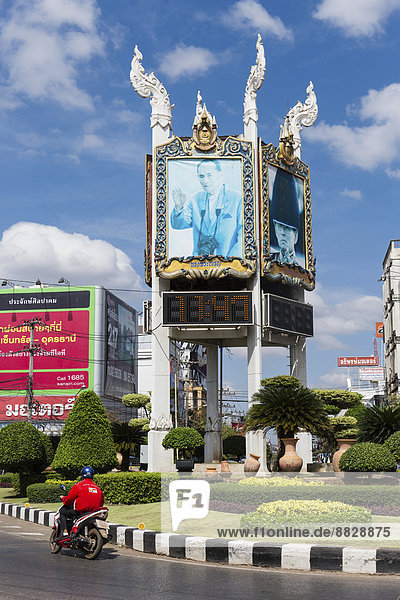 Uhrenturm  Kreisverkehr  Udon Thani  Isan oder Isaan  Thailand