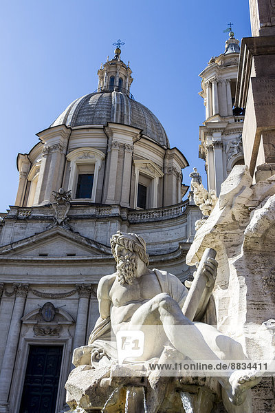 Italien  Rom  Piazza Navona  Fontana dei Quattro Fiumi und Kirche Sant Agnese in Agone