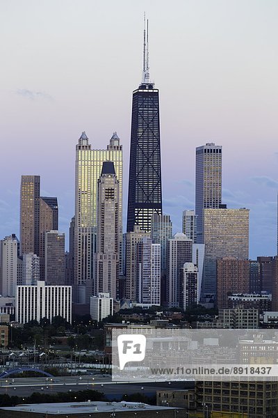 Vereinigte Staaten von Amerika  USA  Skyline  Skylines  Großstadt  Turm  Nordamerika  John Hancock Tower  Chicago  Illinois