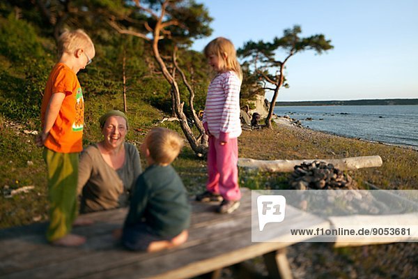 Gotland  Gotlands län  ruhen  Strand  Mutter - Mensch  Schweden
