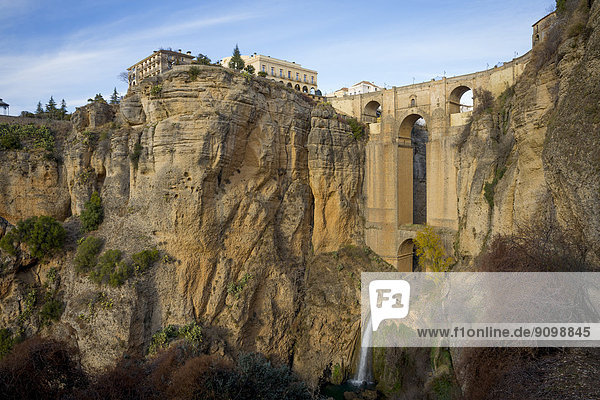 Blick auf Ronda und Klippen  Andalusien  Spanien